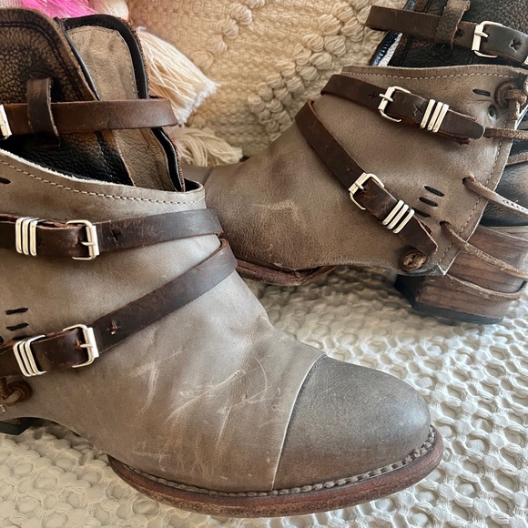 Freebird by Steven Grey Multi Distressed Leather Crue Boots 9 - Picture 7 of 16